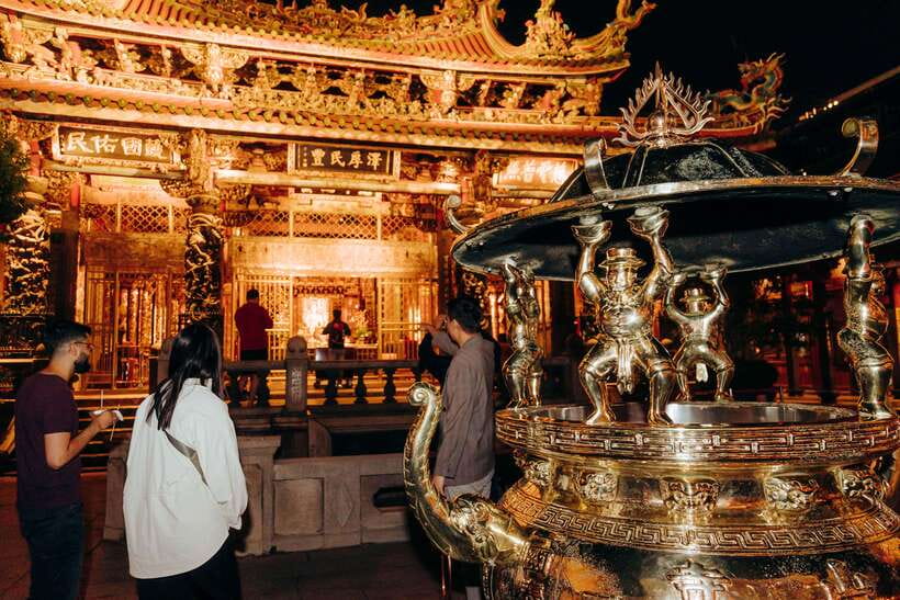 Taipei's Origin & Longshan Temple - Taiwan Cultural Tour - What makes this a good value at $1