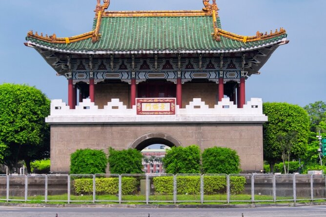 Taipei Scavenger Hunt and Sights Self-Guided Tour - Starting beneath the Chiang Kai-shek Memorial Hall