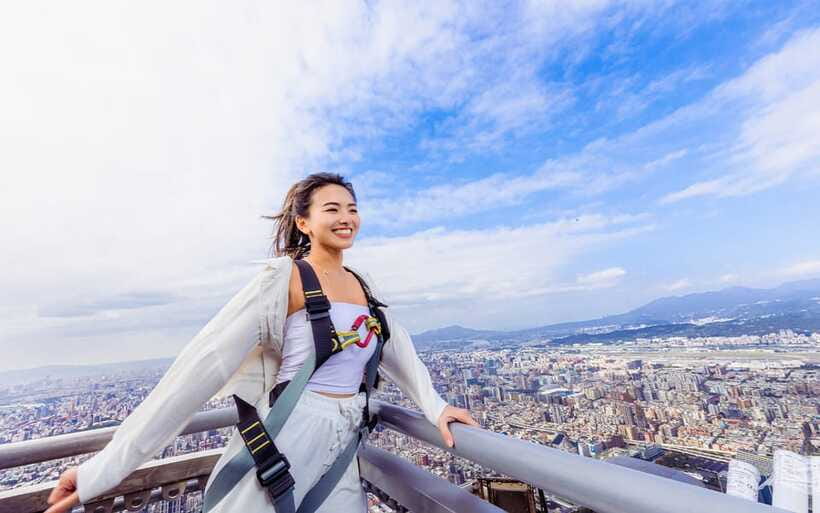 Taipei: Taipei 101 Observatory - Skyline 460 Cloud Walk - The outdoor platform at 460 meters