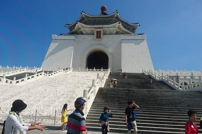 Taipei Taster: Layover Escapes in 4-Hour Private Tour - Who will enjoy this layover outing?