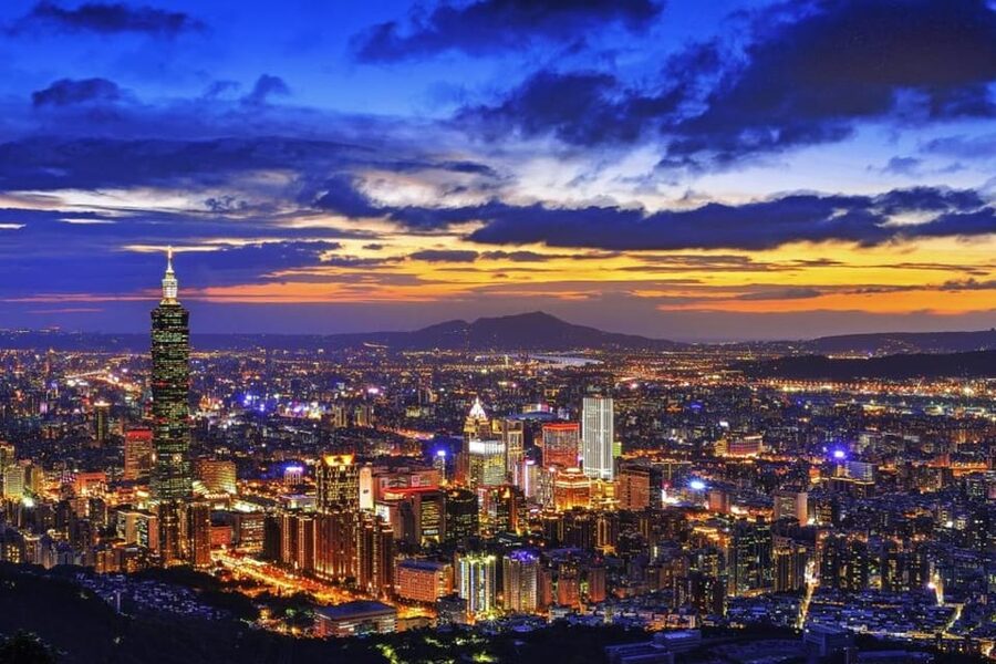 Taipei: Unlimited FunPass - Transports & Attractions Pass - Reaching Yehliu, Jiufen, and Keelung