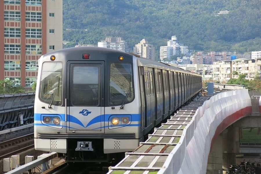 Taipei: Unlimited FunPass - Transports & Attractions Pass - Pingxi, sky lanterns, and the railway pass