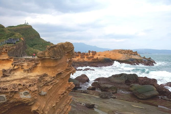 Taiwan TST : Private Tour Taipei, Yangmingshan, Beitou, Tamsui - What the driver service is really like