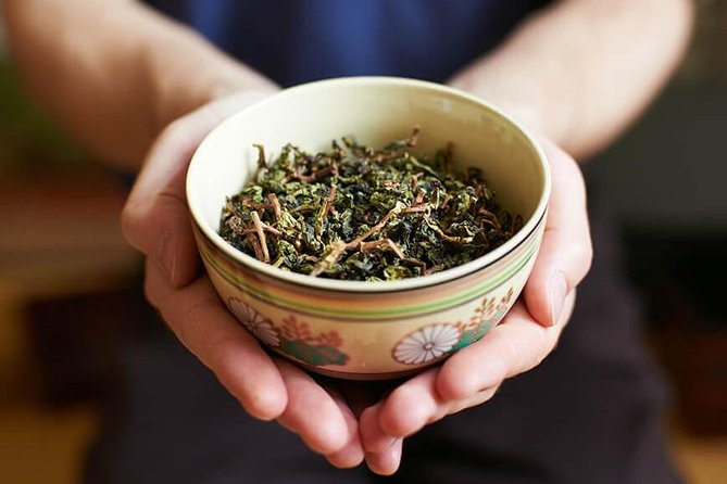 Tea of Taipei: Small-Group Tour with Taipei City Sightseeing - The Bagua Tea Plantation and Thousand Island Lake