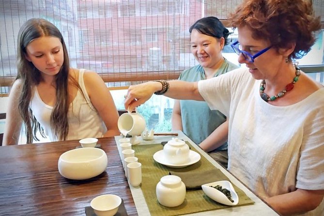 Tea of Taipei: Small-Group Tour with Taipei City Sightseeing - Lunch, timing, and the $230 price