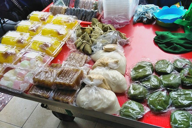 WoknRoll Taipei Walking and Historical Food Tour - Ten local foods and drinks, not just one meal