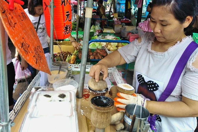 WoknRoll Taipei Walking and Historical Food Tour - Temples and alleys add context to the snacks