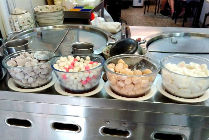 WoknRoll Taipei Walking and Historical Food Tour - CC’s role goes beyond pointing out food