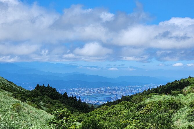 Yamingshan Volcano, Beitou Thermal Valley, Danshui Private Tour - Qingtiangang Grassland and a gentler mountain walk