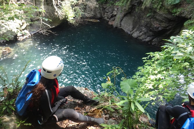 Yi-Hsin creek canyoning in northern Taiwan - The guide makes the difference
